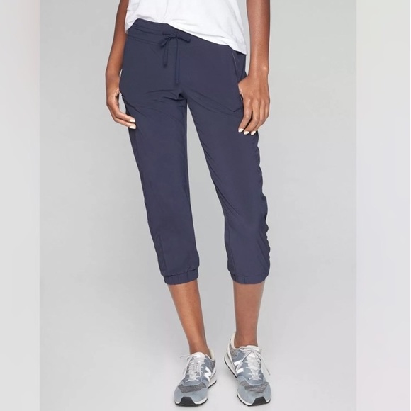 Athleta Pants & Jumpsuits Athleta La Viva Capri Crop Navy Jogger Pants Poshmark